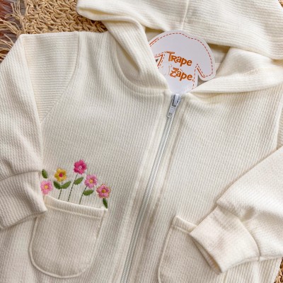 Conj. Jaqueta com Flores Bordadas no Bolsinho e Calça Ribana - Off White